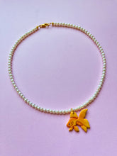 Load image into Gallery viewer, Goldfish Pearl Necklace
